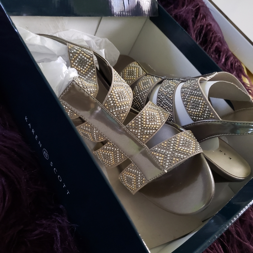 Dressy open toe sandals. - Picture 2 of 4